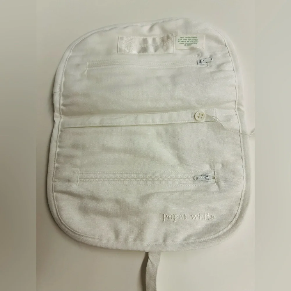 New Paper White Lace Jewelry Case Hand Embroidered 2 Zip Inside Compartment